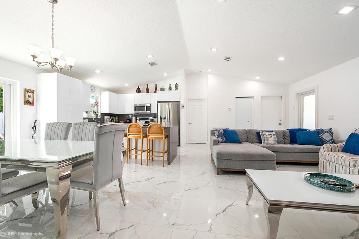 Bright Villa, Heated Pool, 2 Kings, By Everglades, Biscayne & Keys โฮมสเตด ภายนอก รูปภาพ