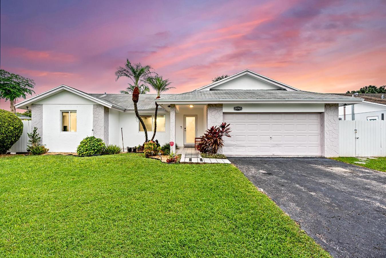 Bright Villa, Heated Pool, 2 Kings, By Everglades, Biscayne & Keys โฮมสเตด ภายนอก รูปภาพ