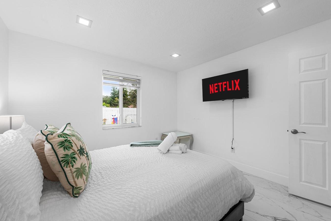 Bright Villa, Heated Pool, 2 Kings, By Everglades, Biscayne & Keys โฮมสเตด ภายนอก รูปภาพ